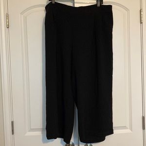 I.N. Studio Black Crop Pants